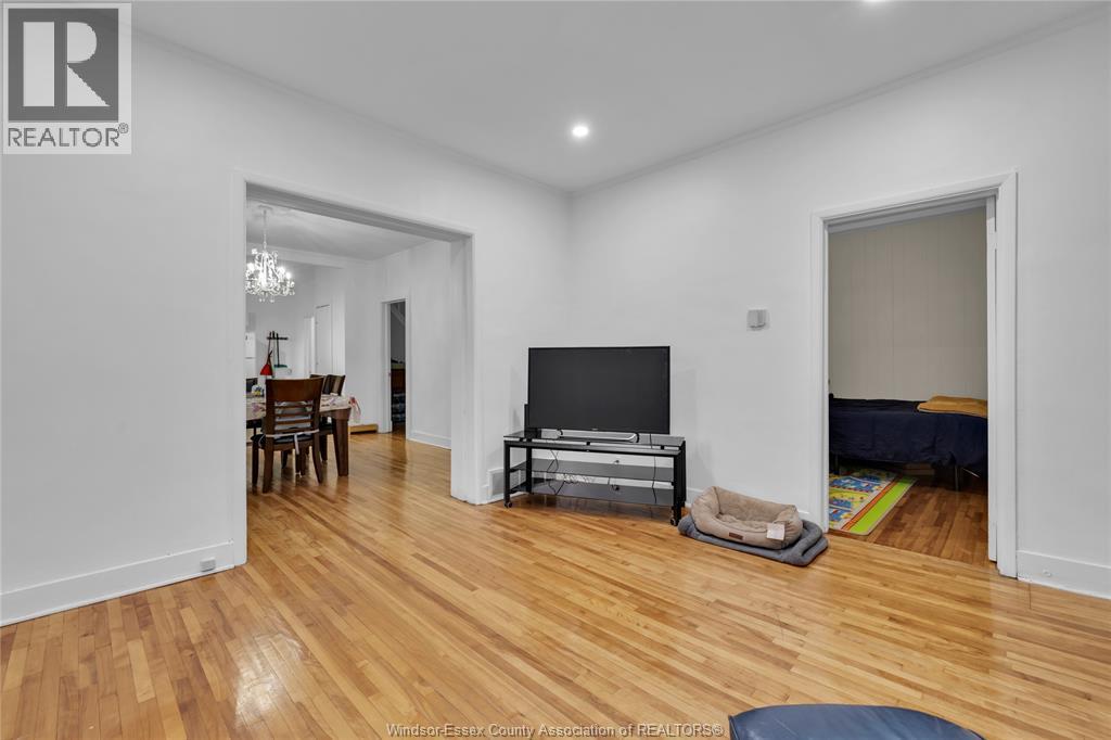 960 Lincoln, Windsor, Ontario N8Y 2H2 - Photo 4 - 25028088