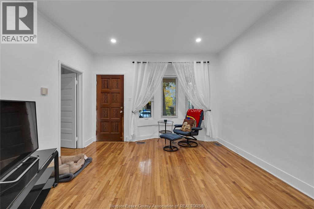 960 Lincoln, Windsor, Ontario N8Y 2H2 - Photo 5 - 25028088