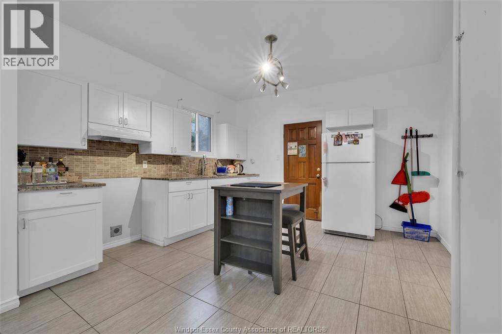 960 Lincoln, Windsor, Ontario N8Y 2H2 - Photo 9 - 25028088