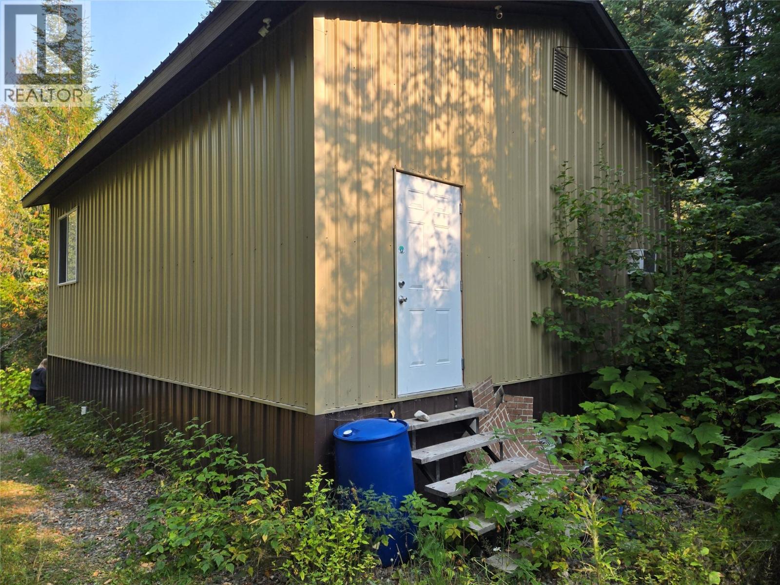 6654 Zeeben Road, Ymir, British Columbia  V0G 2K0 - Photo 14 - 10367282