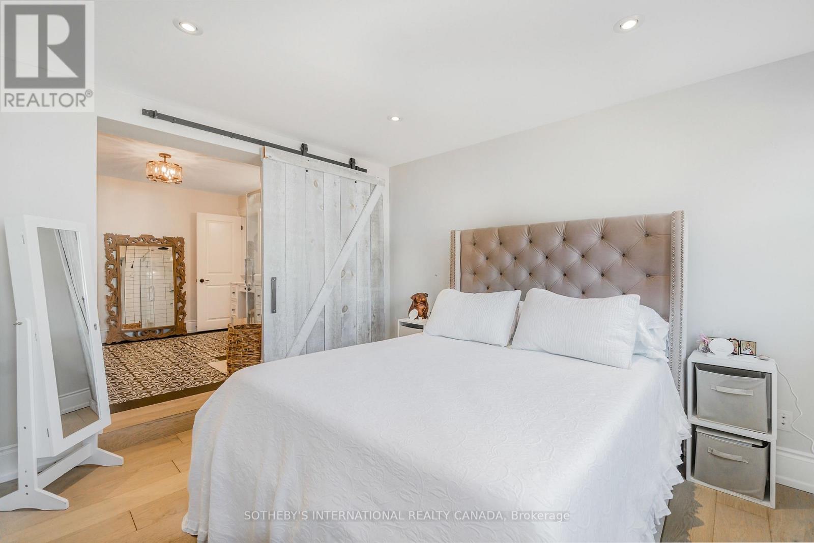 Upper - 466 Sammon Avenue, Toronto, Ontario  M4J 2B2 - Photo 15 - E12492686