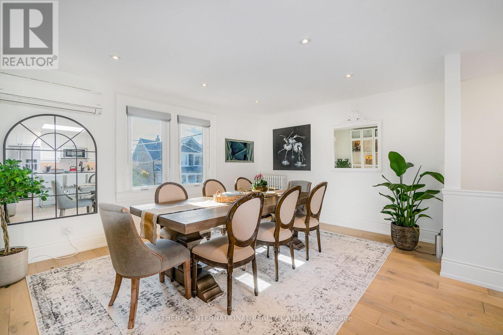 Upper - 466 Sammon Avenue, Toronto, Ontario  M4J 2B2 - Photo 3 - E12492686