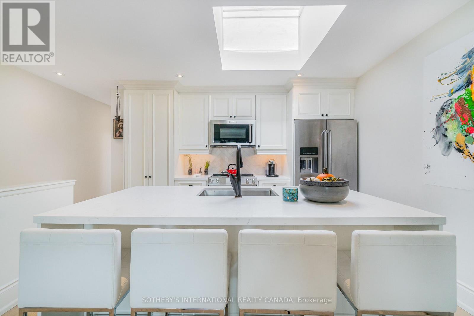 Upper - 466 Sammon Avenue, Toronto, Ontario  M4J 2B2 - Photo 5 - E12492686