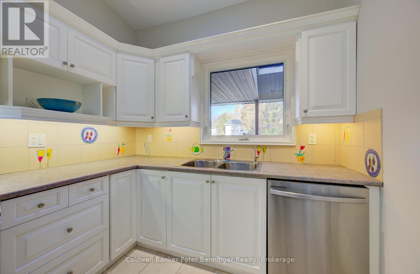 940 Elgin Street, Newmarket, Ontario L3Y 3C1 - Photo 16 - N12512360