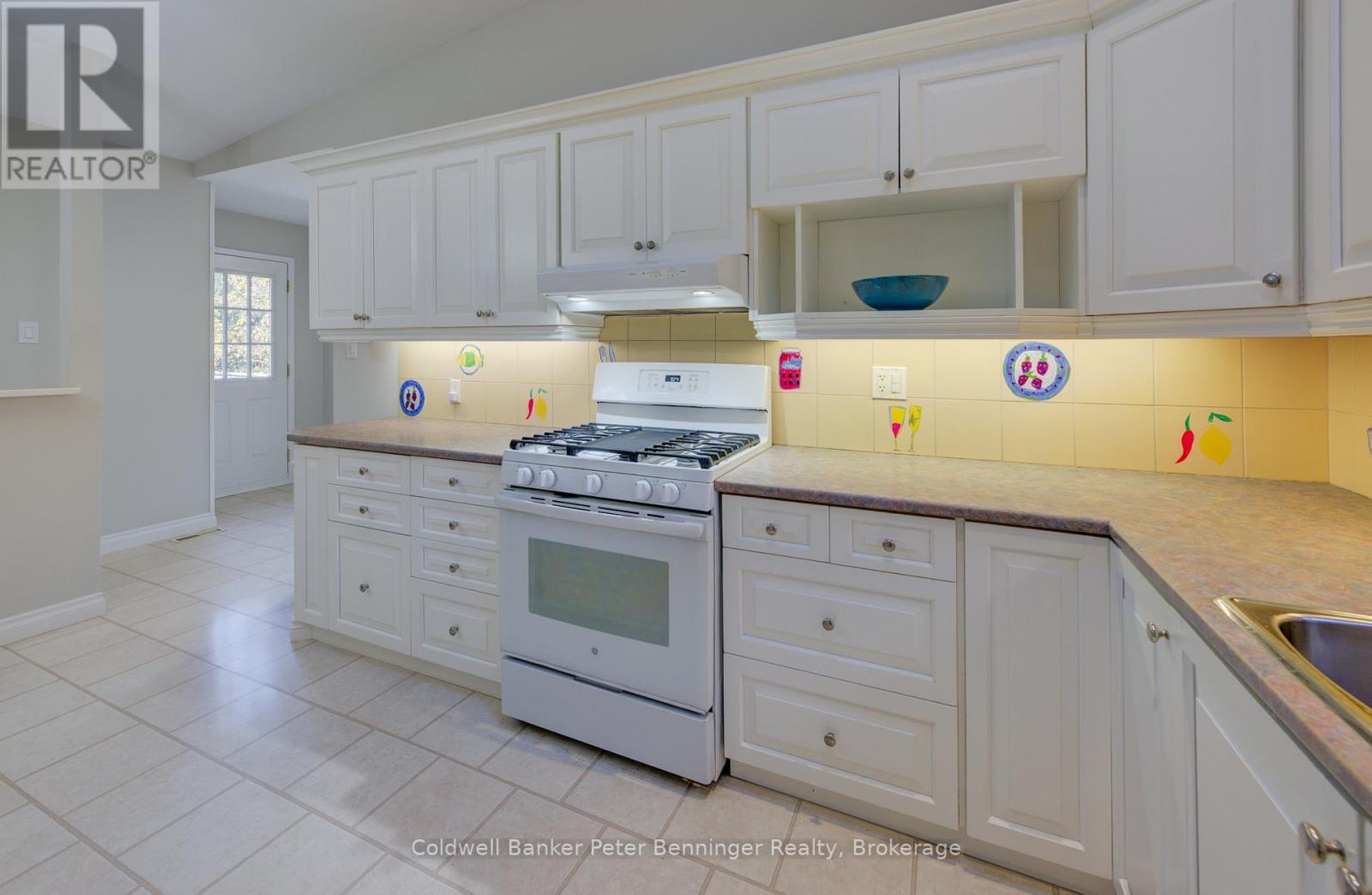 940 Elgin Street, Newmarket, Ontario L3Y 3C1 - Photo 17 - N12512360