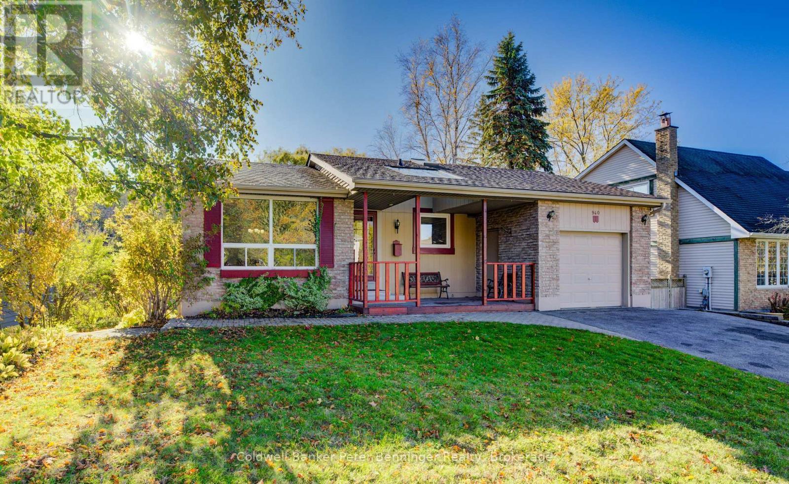 940 Elgin Street, Newmarket, Ontario L3Y 3C1 - Photo 2 - N12512360