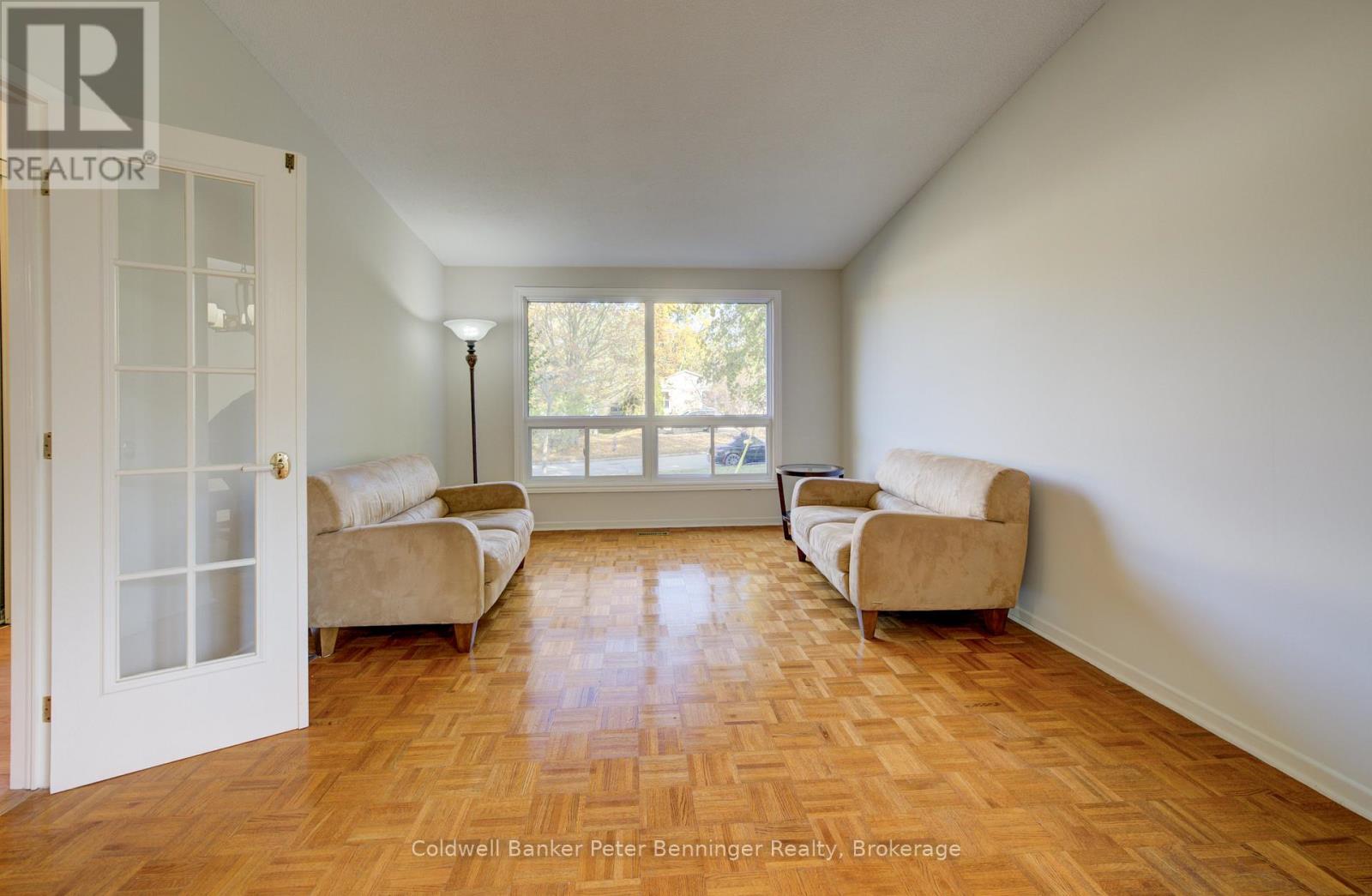 940 Elgin Street, Newmarket, Ontario L3Y 3C1 - Photo 7 - N12512360