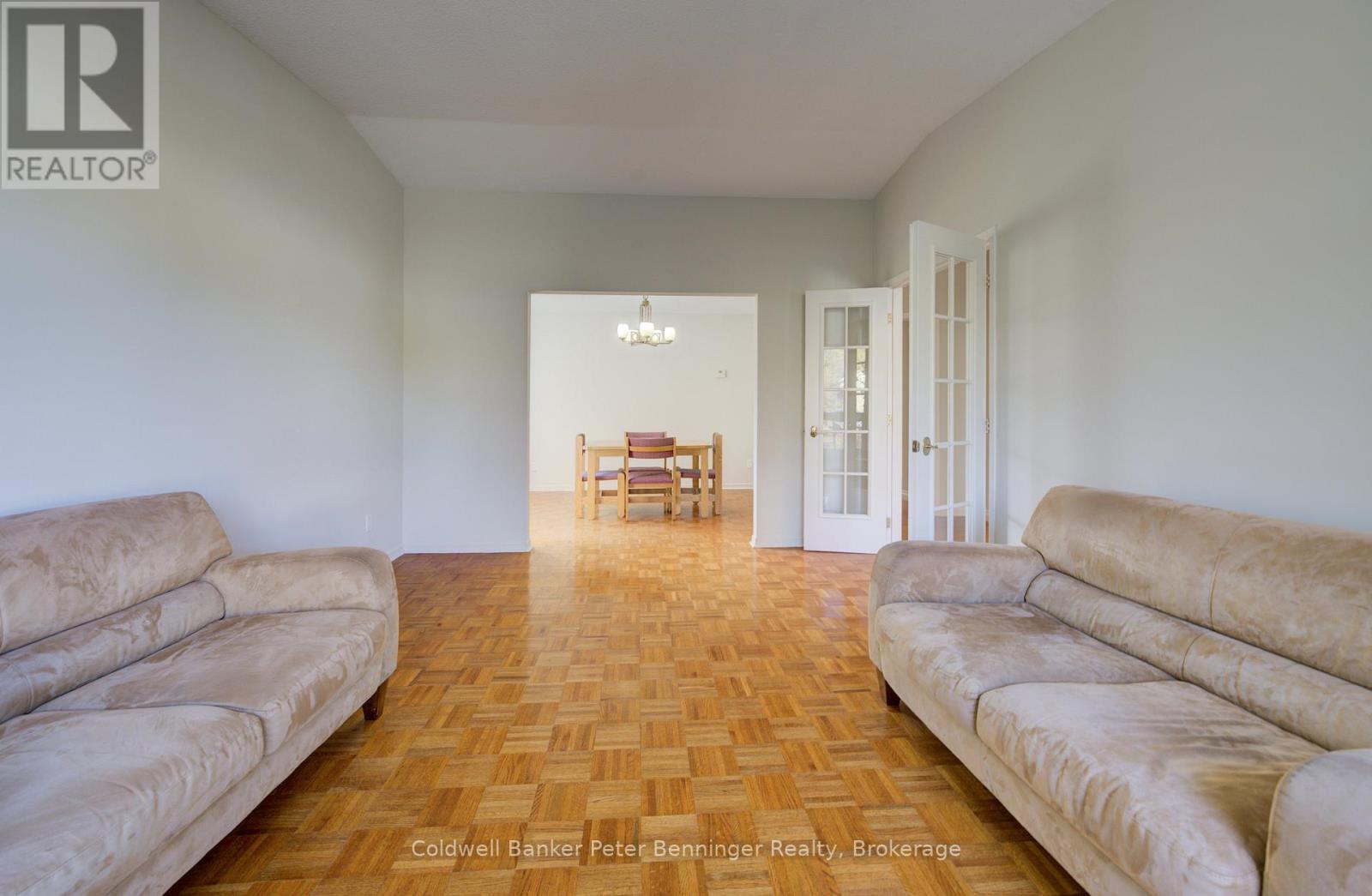 940 Elgin Street, Newmarket, Ontario L3Y 3C1 - Photo 8 - N12512360