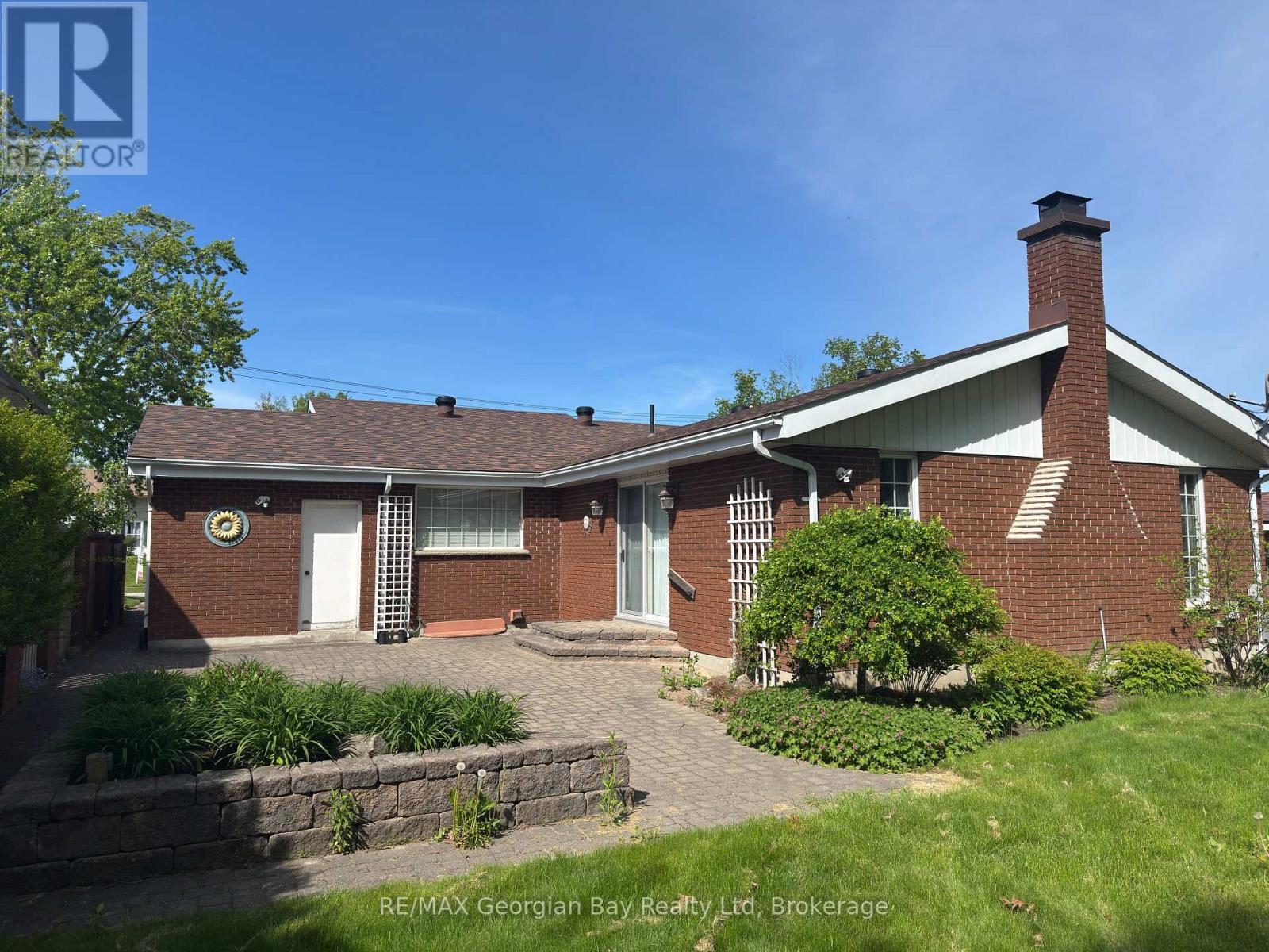 657 Manly Street, Midland, Ontario L4R 3G7 - Photo 3 - S12512356