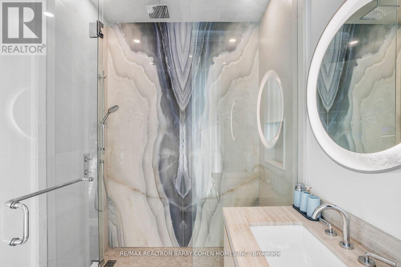 61 Orlon Crescent, Richmond Hill, Ontario  L4C 6S4 - Photo 19 - N12511370