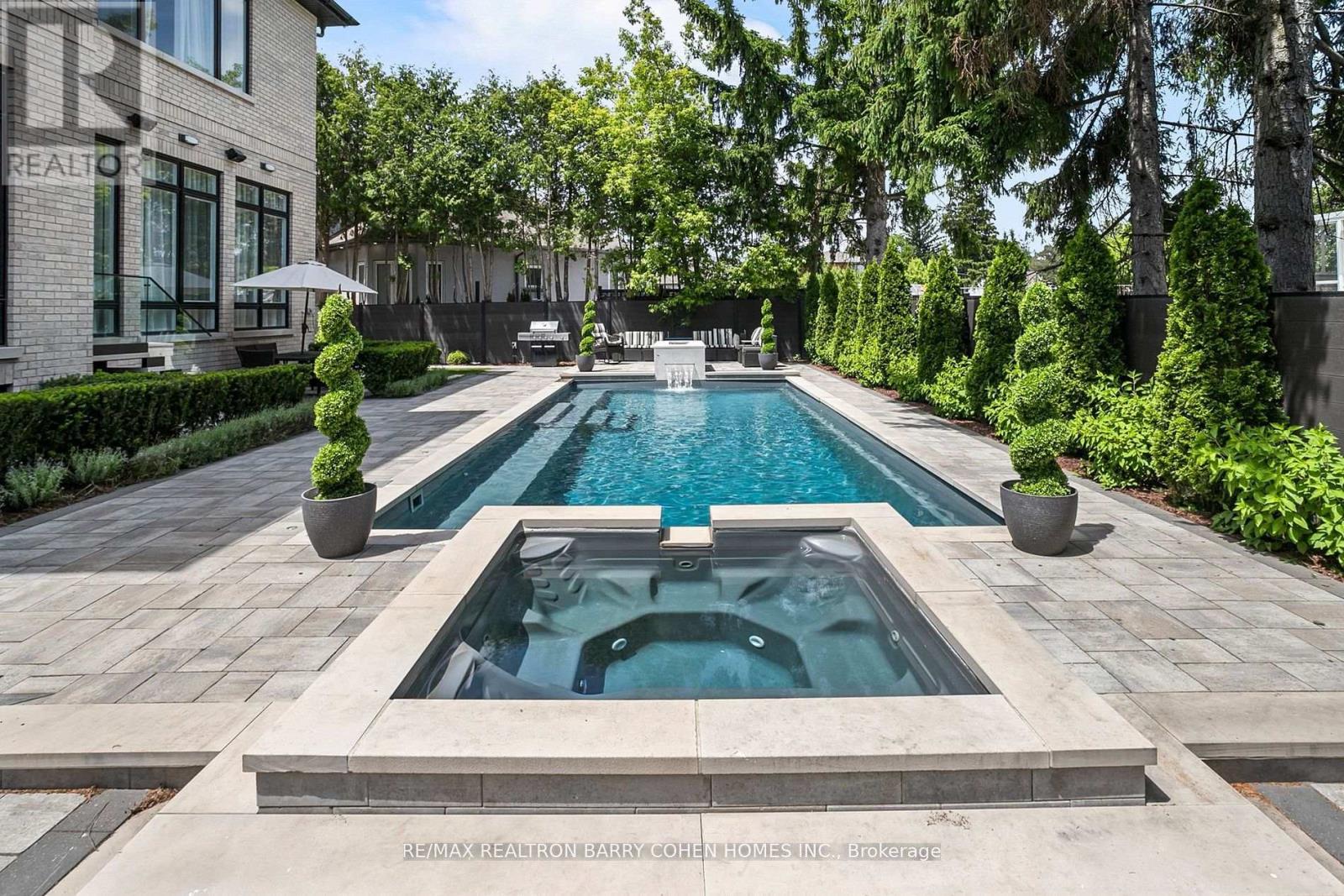 61 Orlon Crescent, Richmond Hill, Ontario  L4C 6S4 - Photo 26 - N12511370