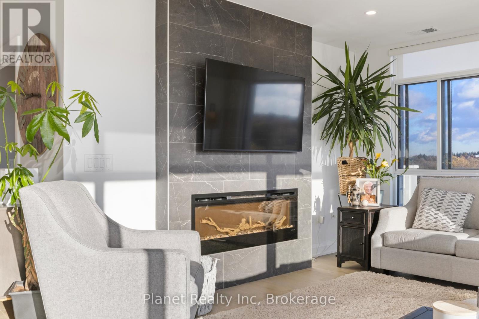 604 - 71 Wyndham Street S, Guelph, Ontario N1E 5R3 - Photo 6 - X12512446