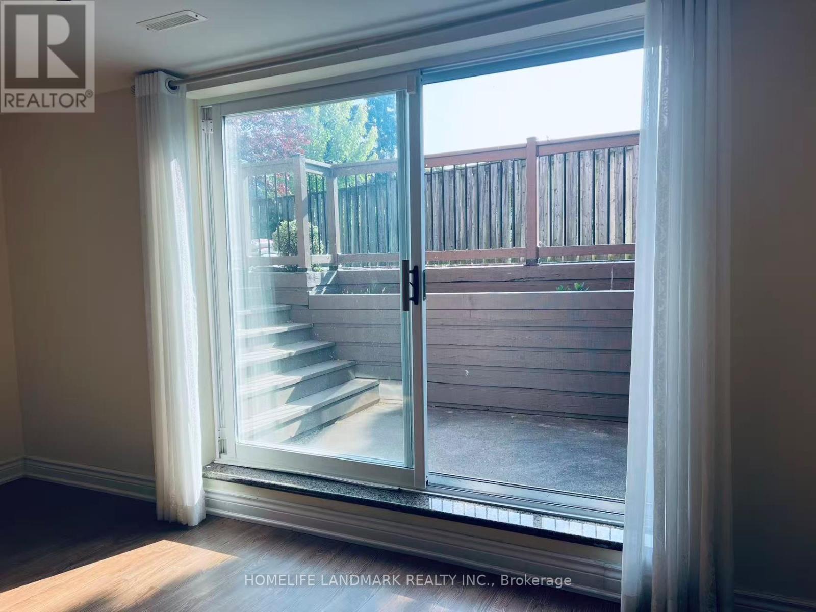 12 Clarinda Drive, Toronto, Ontario  M2K 2W7 - Photo 23 - C12512232