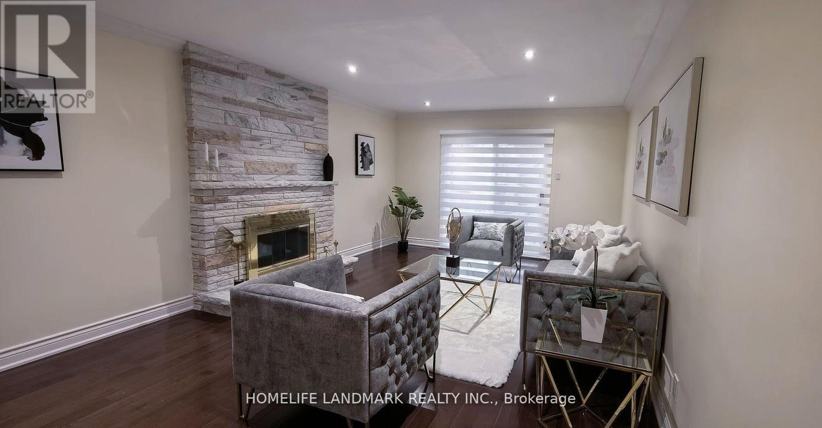 12 Clarinda Drive, Toronto, Ontario  M2K 2W7 - Photo 8 - C12512232