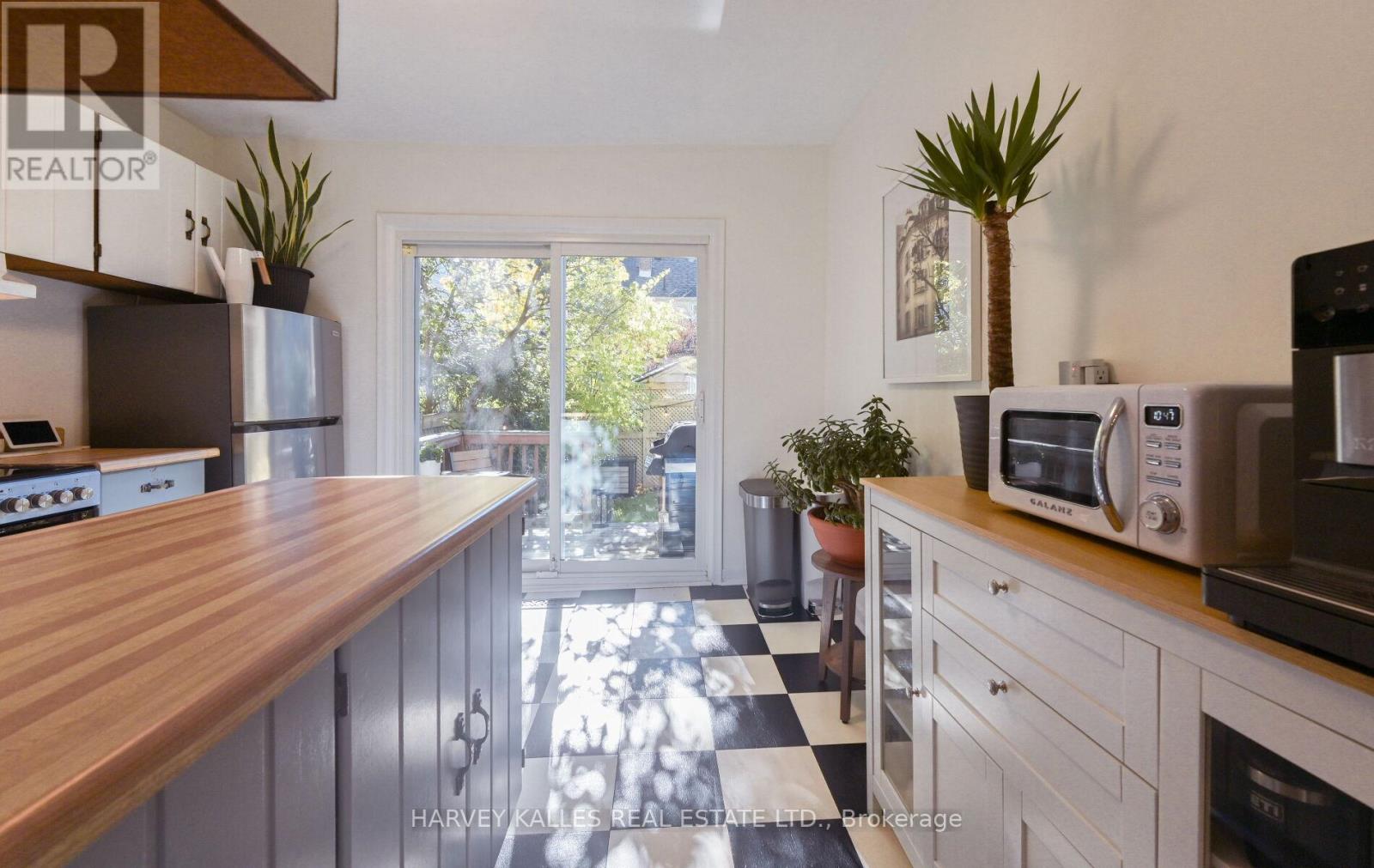 85 Montgomery Avenue, Toronto, Ontario  M4R 1E1 - Photo 15 - C12512276