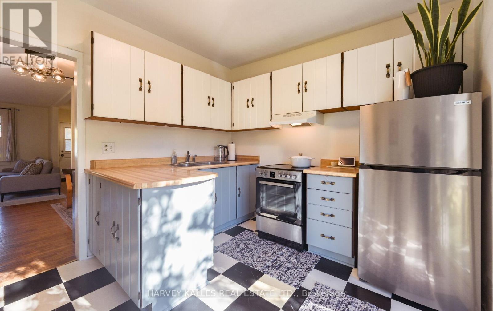 85 Montgomery Avenue, Toronto, Ontario  M4R 1E1 - Photo 18 - C12512276