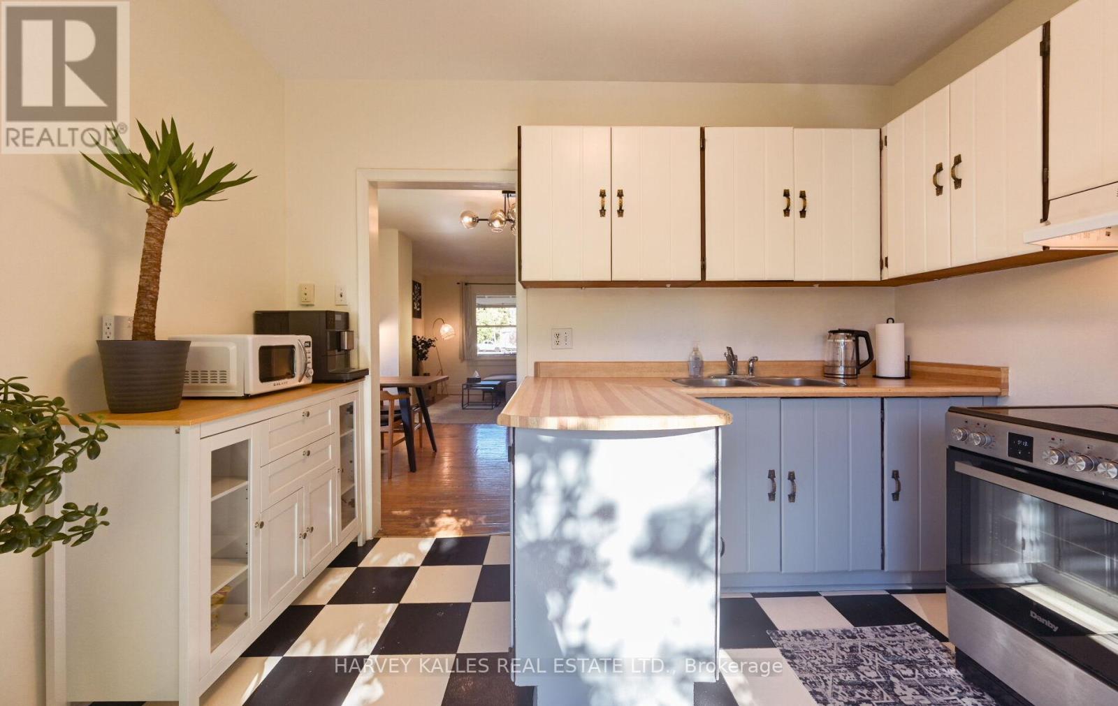 85 Montgomery Avenue, Toronto, Ontario  M4R 1E1 - Photo 19 - C12512276