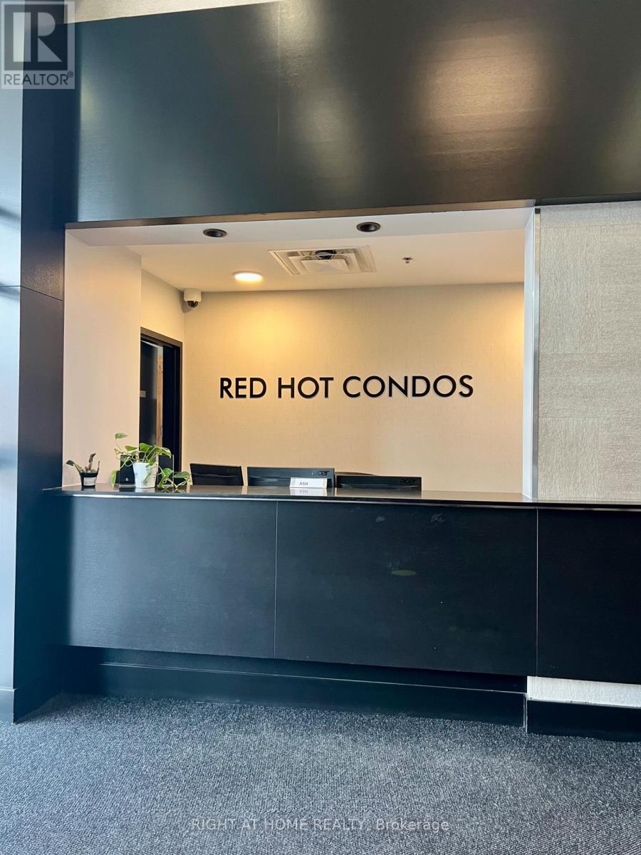 628 - 120 Dallimore Circle, Toronto, Ontario  M3C 4J1 - Photo 3 - C12512298