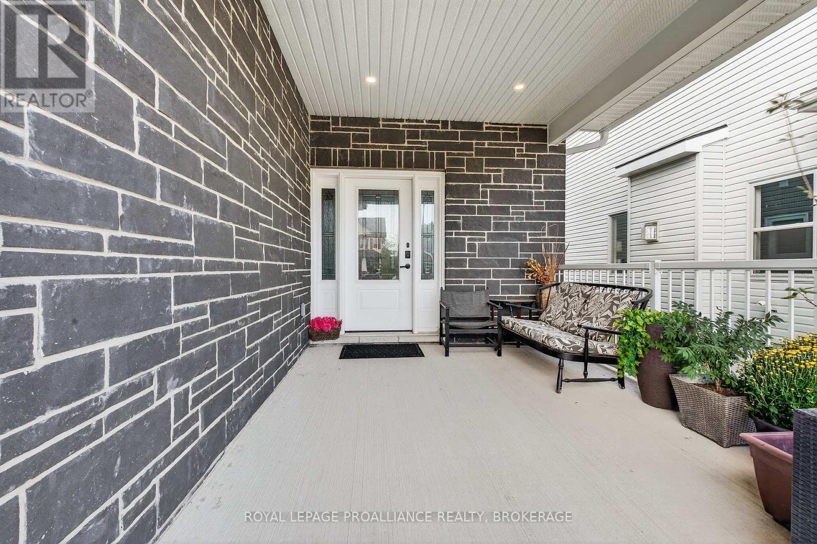 1520 Berkshire Drive, Kingston, Ontario  K7P 0S7 - Photo 2 - X12512532