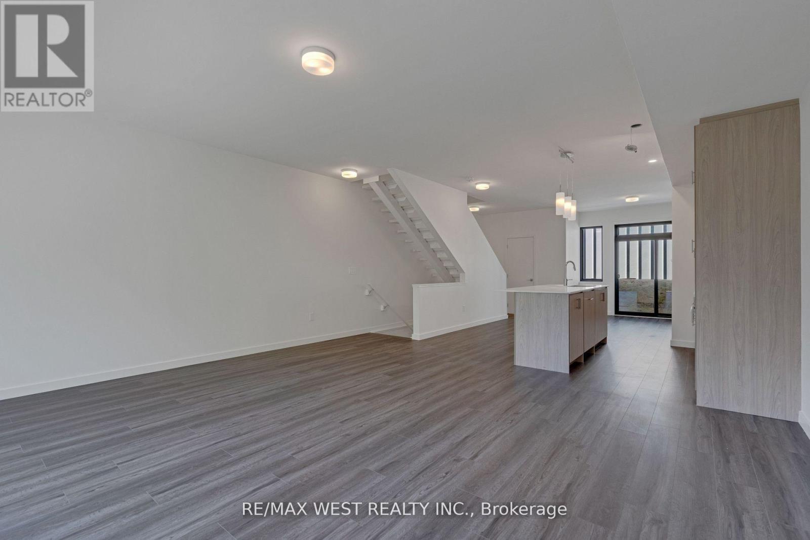 10 Rainwater Lane, Barrie, Ontario  L4N 9J6 - Photo 11 - S12495220