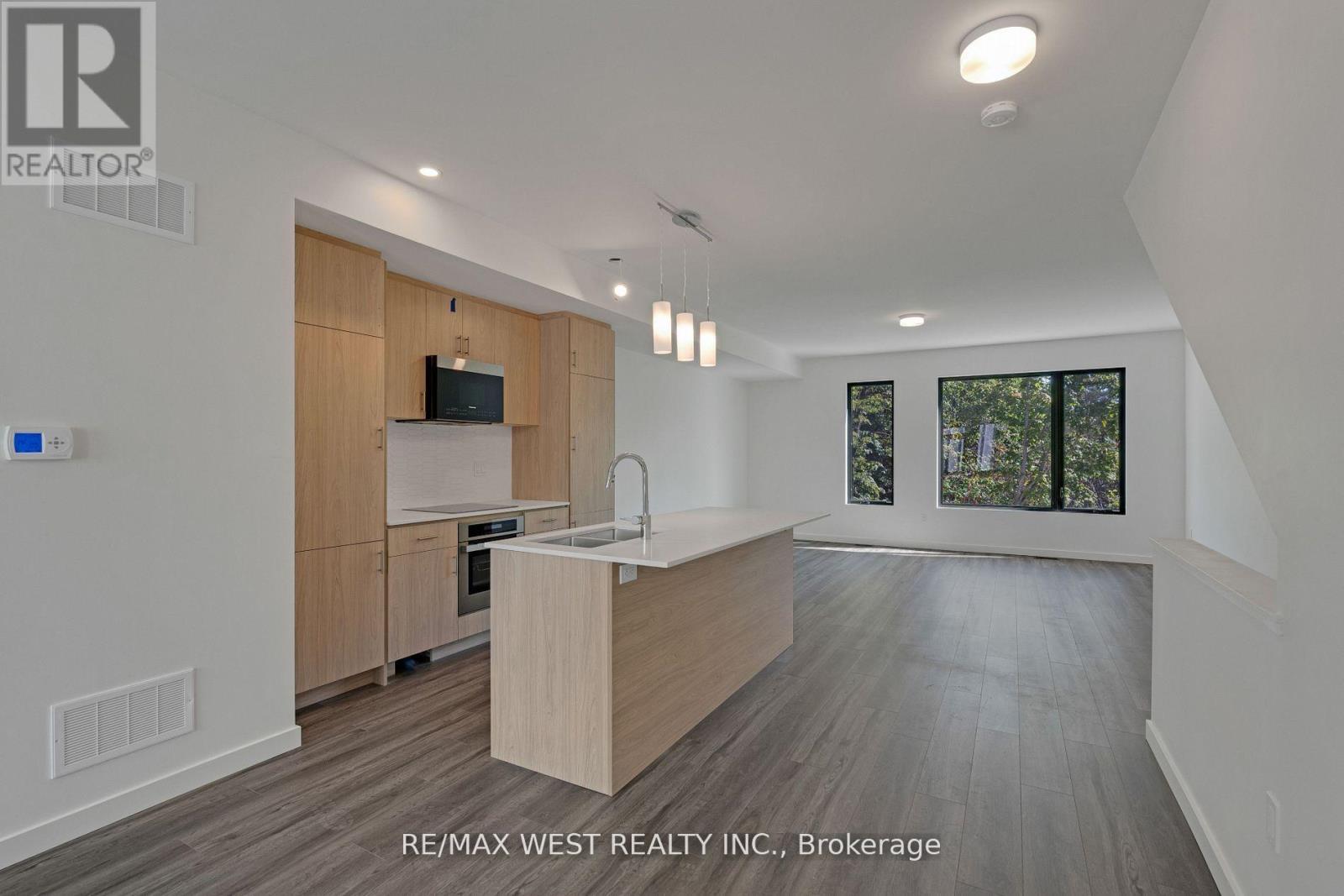 10 Rainwater Lane, Barrie, Ontario  L4N 9J6 - Photo 15 - S12495220