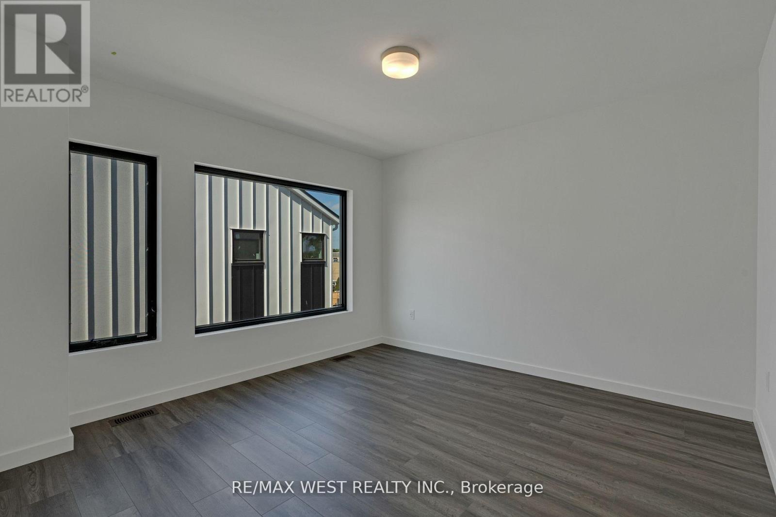 10 Rainwater Lane, Barrie, Ontario  L4N 9J6 - Photo 21 - S12495220