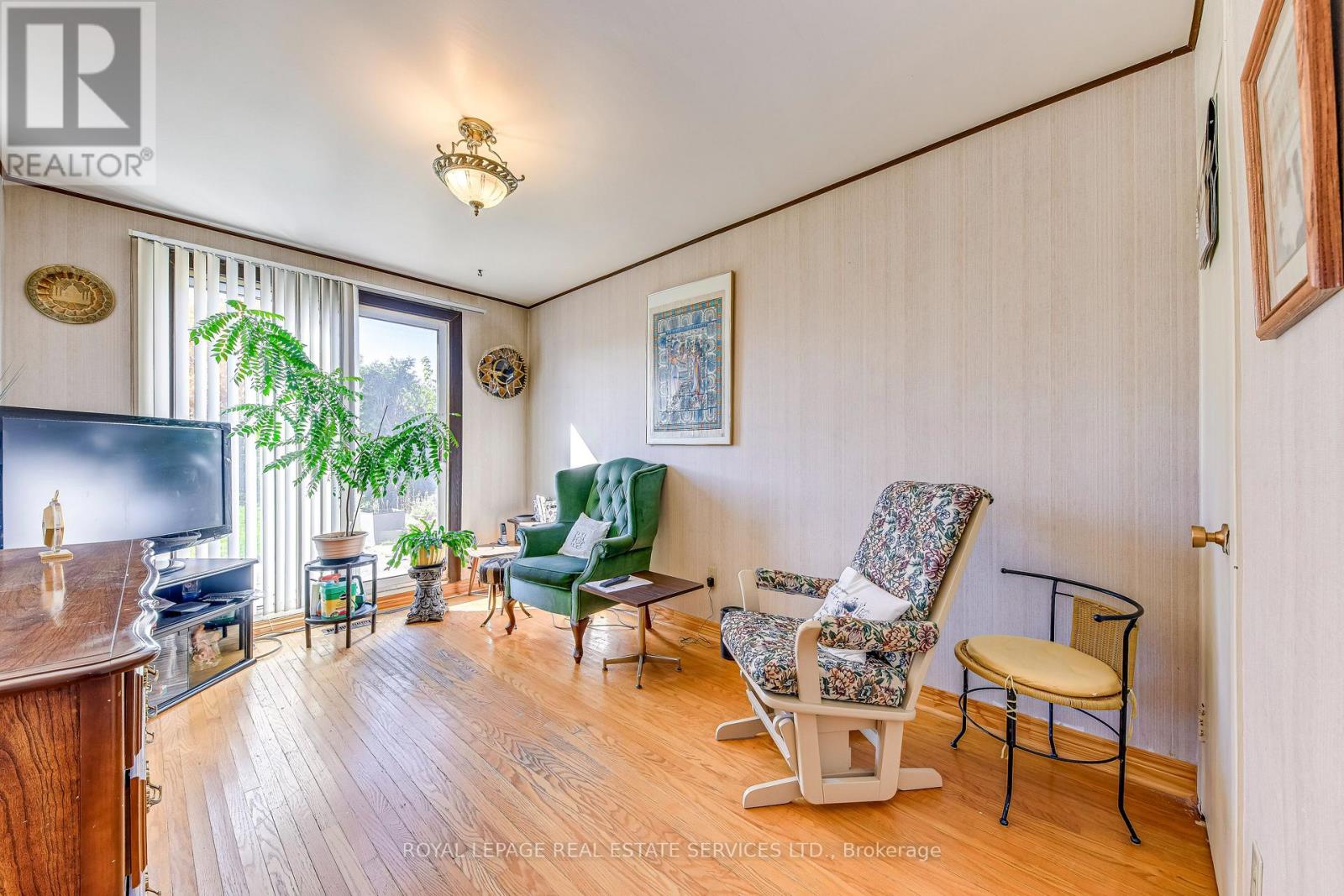 3196 Sunnyhill Drive, Mississauga, Ontario L4X 2K4 - Photo 16 - W12508722