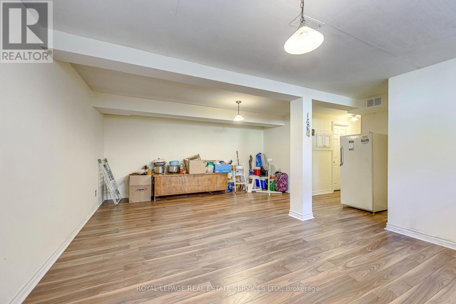 3196 Sunnyhill Drive, Mississauga, Ontario L4X 2K4 - Photo 36 - W12508722