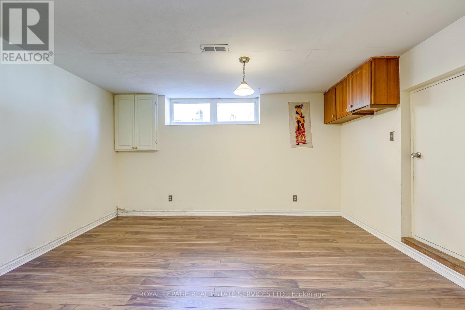 3196 Sunnyhill Drive, Mississauga, Ontario L4X 2K4 - Photo 35 - W12508722