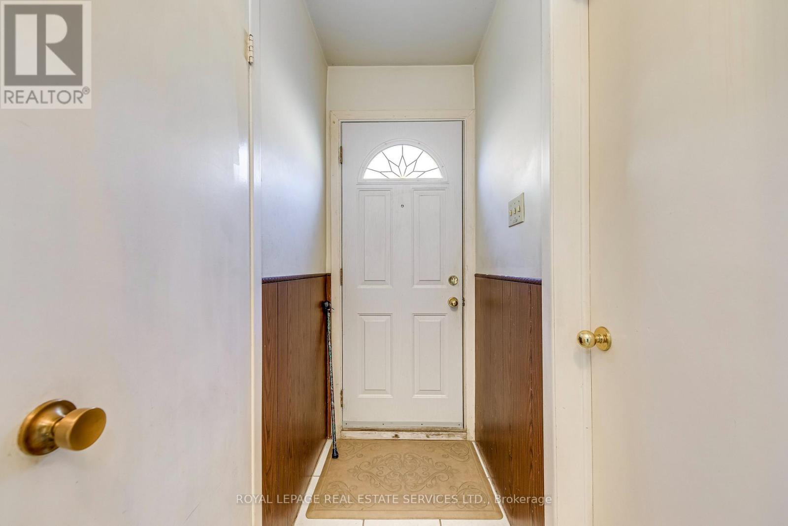 3196 Sunnyhill Drive, Mississauga, Ontario L4X 2K4 - Photo 22 - W12508722