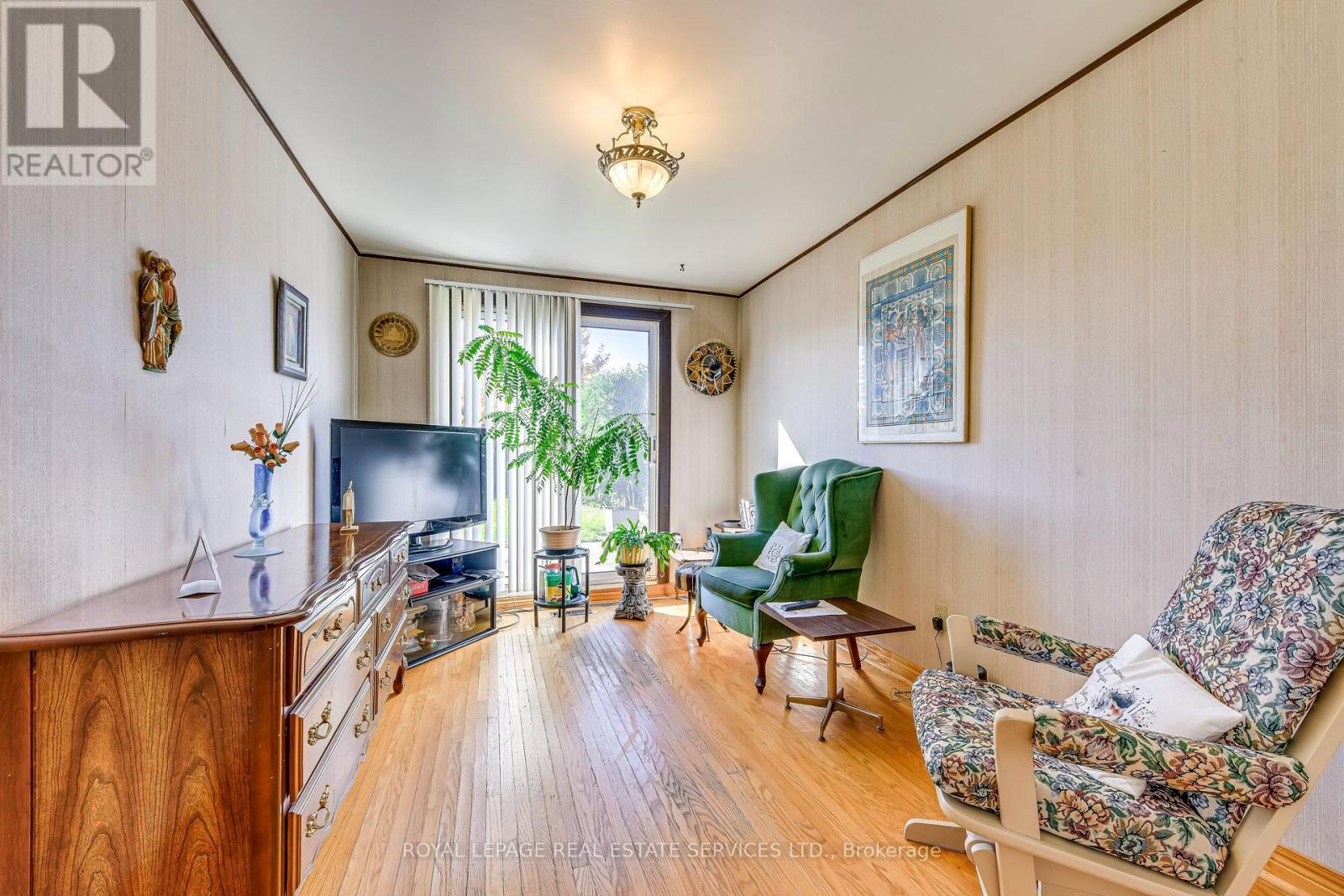 3196 Sunnyhill Drive, Mississauga, Ontario L4X 2K4 - Photo 19 - W12508722