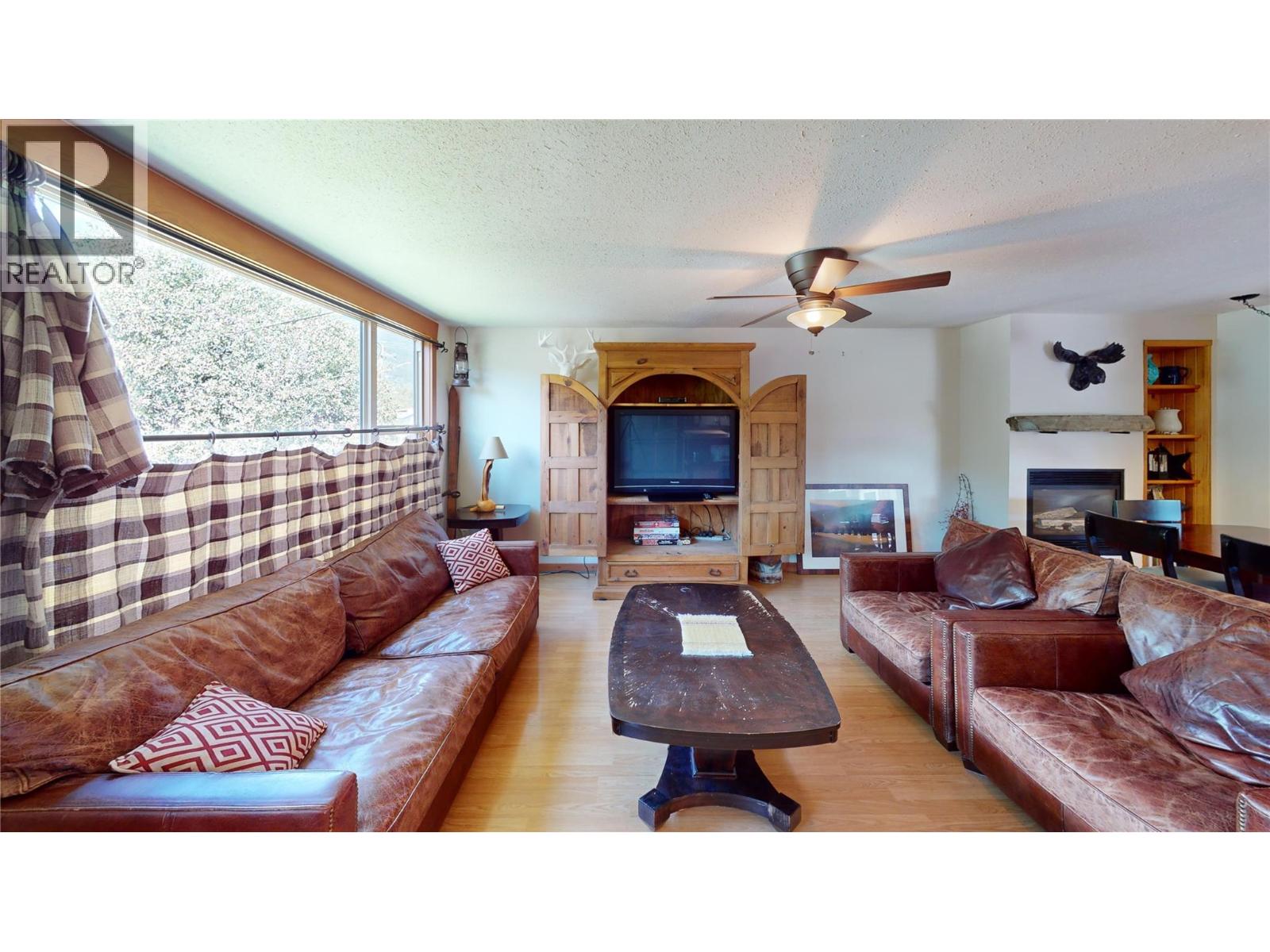 1142 10 Avenue, Fernie, British Columbia  V0B 1M0 - Photo 6 - 10359998