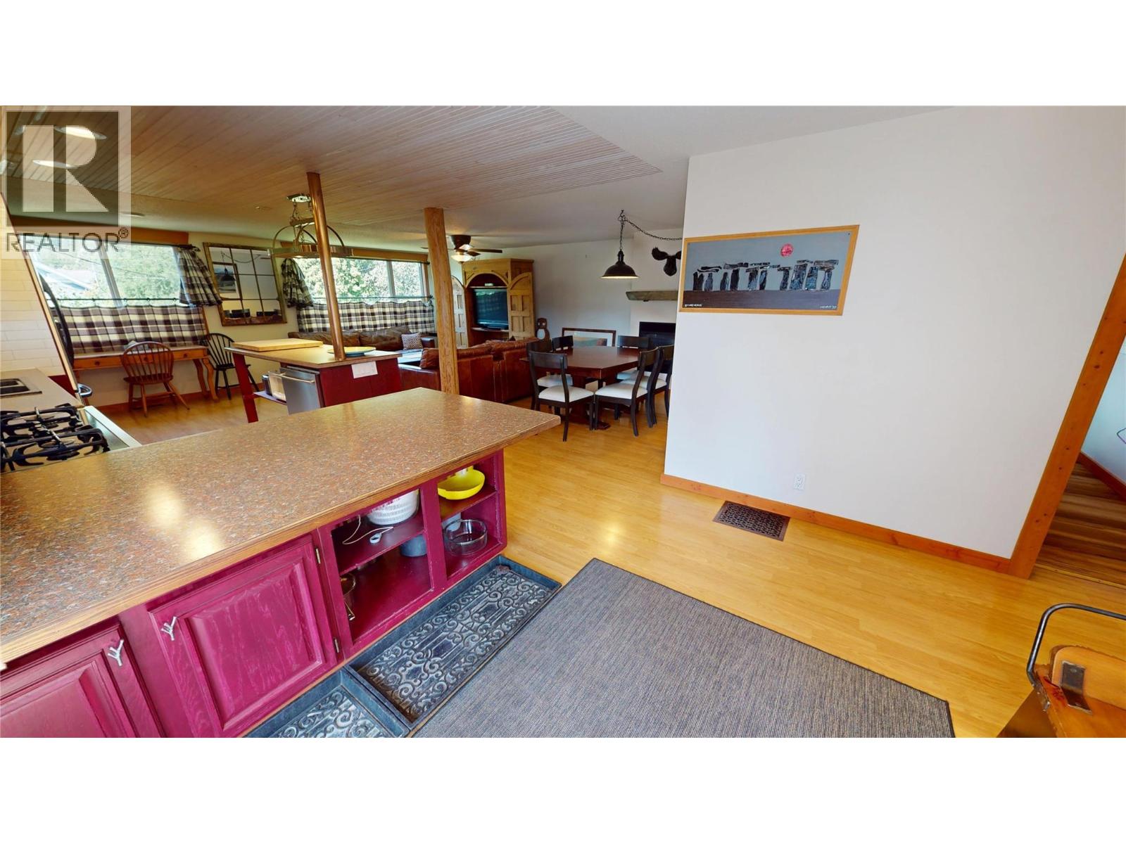 1142 10 Avenue, Fernie, British Columbia  V0B 1M0 - Photo 3 - 10359998