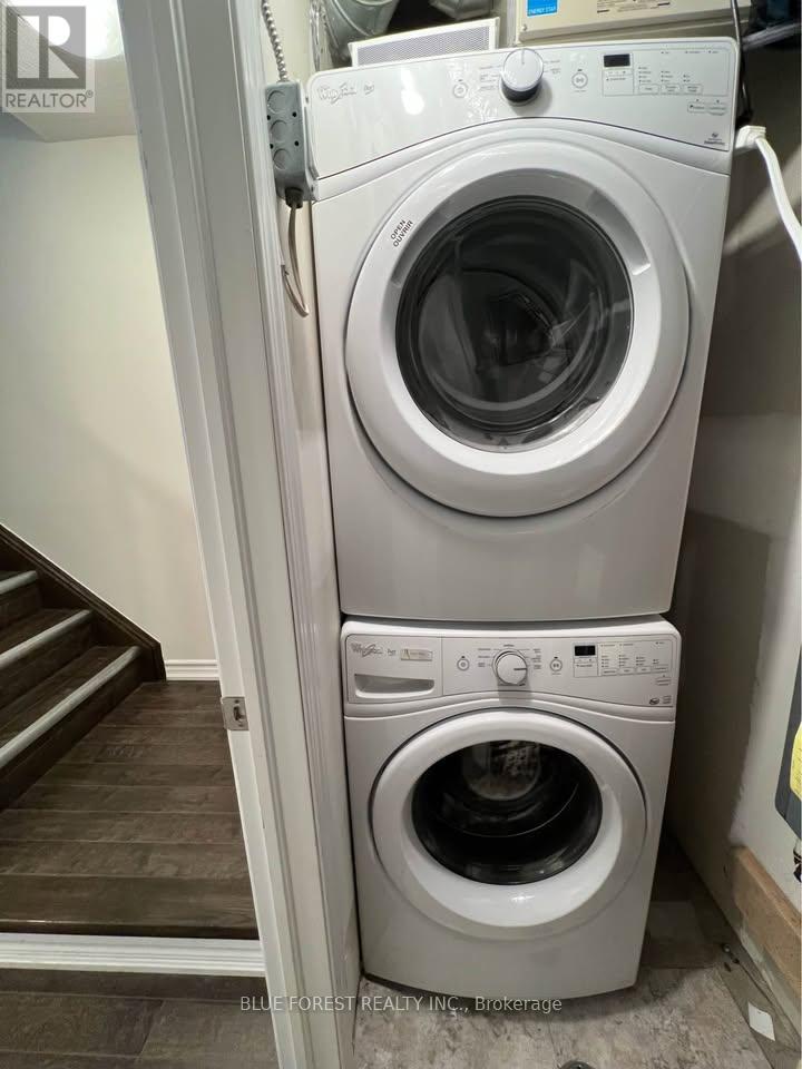 1537 Husband Place, Milton (Cl Clarke), Ontario  L9T 8X9 - Photo 12 - W12512438