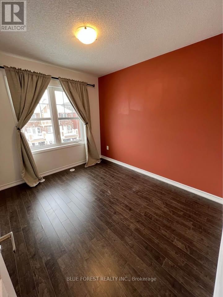 1537 Husband Place, Milton (Cl Clarke), Ontario  L9T 8X9 - Photo 13 - W12512438