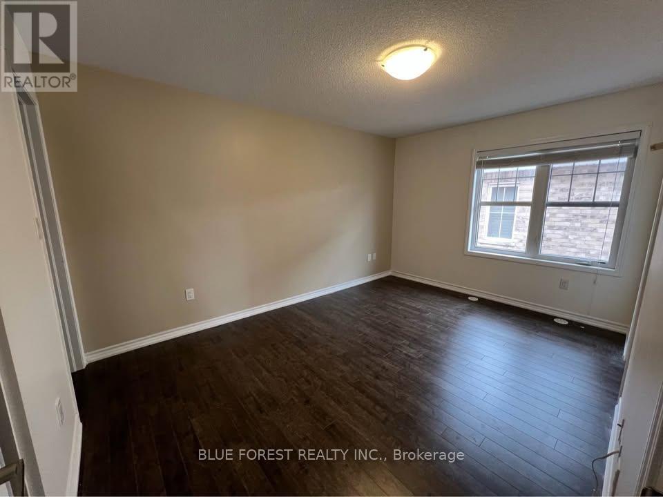 1537 Husband Place, Milton (Cl Clarke), Ontario  L9T 8X9 - Photo 17 - W12512438