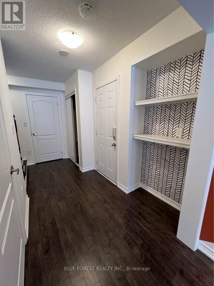 1537 Husband Place, Milton (Cl Clarke), Ontario  L9T 8X9 - Photo 4 - W12512438