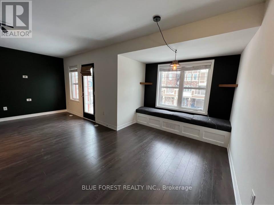 1537 Husband Place, Milton (Cl Clarke), Ontario  L9T 8X9 - Photo 5 - W12512438