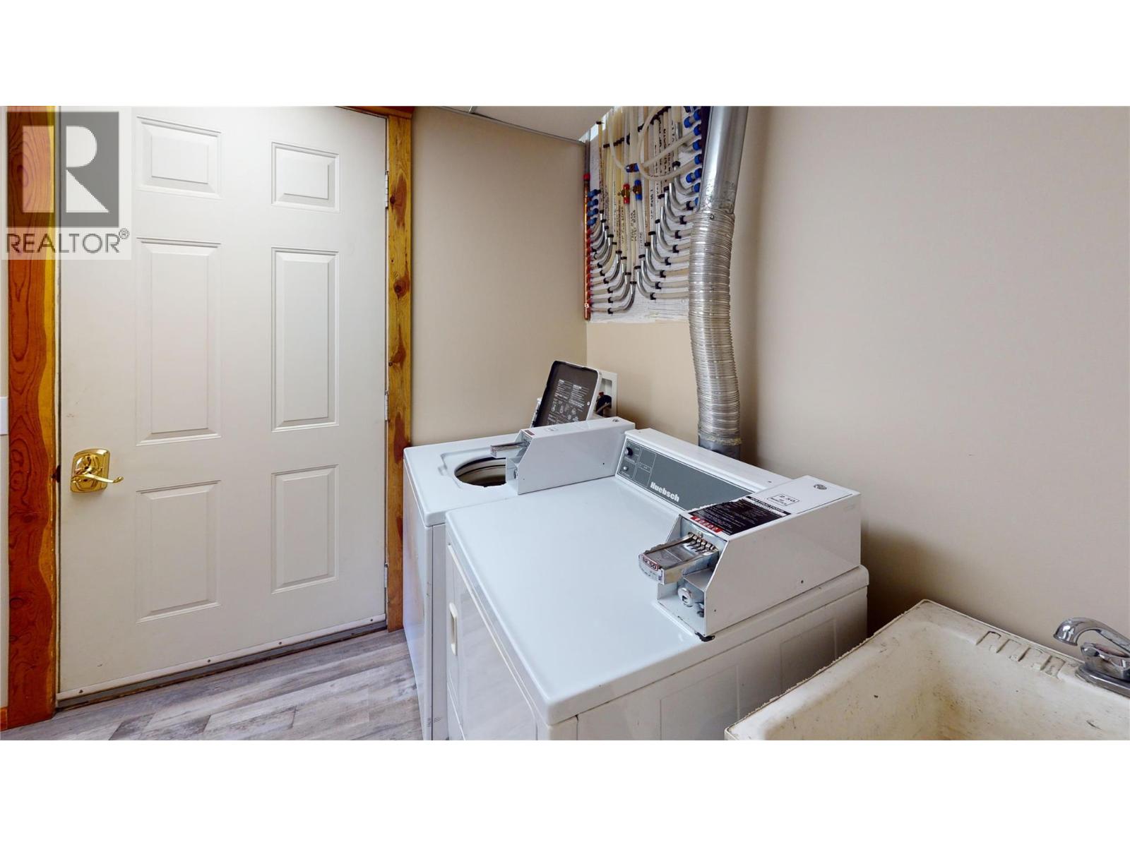 1142 10 Avenue, Fernie, British Columbia  V0B 1M0 - Photo 33 - 10359998