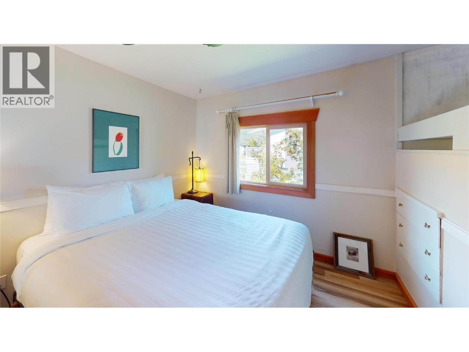 1142 10 Avenue, Fernie, British Columbia  V0B 1M0 - Photo 11 - 10359998