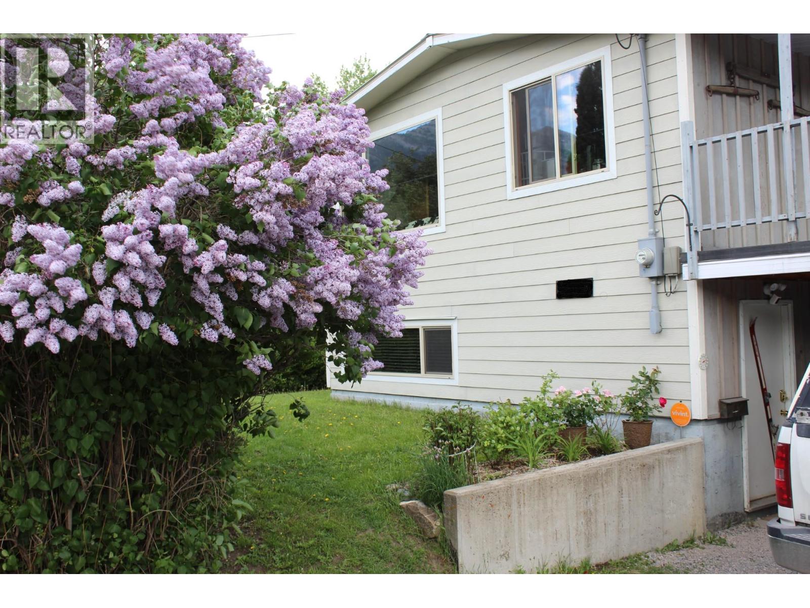 1142 10 Avenue, Fernie, British Columbia  V0B 1M0 - Photo 44 - 10359998