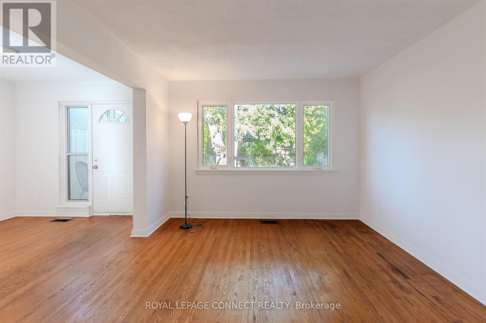 66 Painted Post Drive, Toronto, Ontario  M1H 1T2 - Photo 5 - E12512218