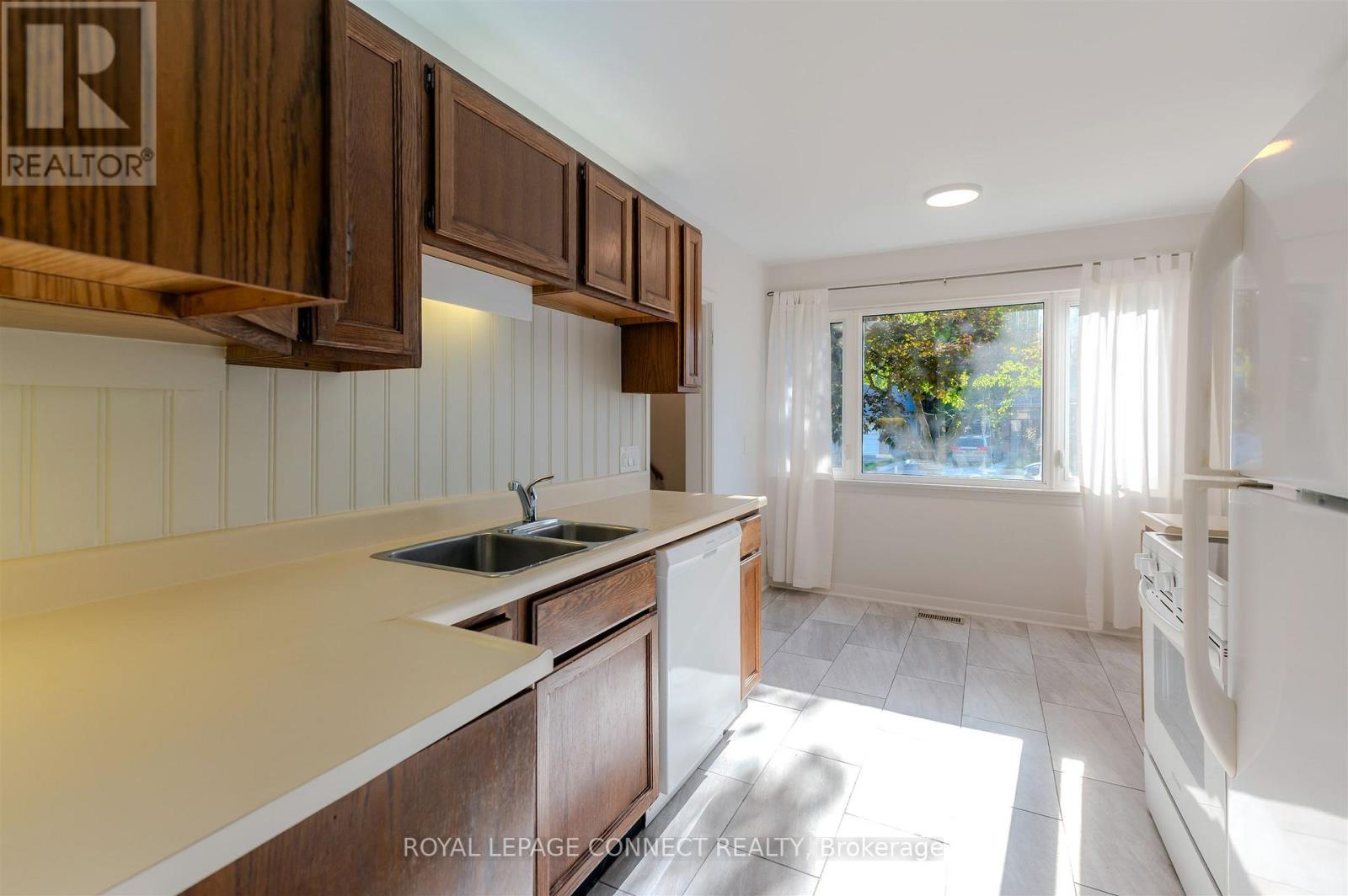 66 Painted Post Drive, Toronto, Ontario  M1H 1T2 - Photo 6 - E12512218