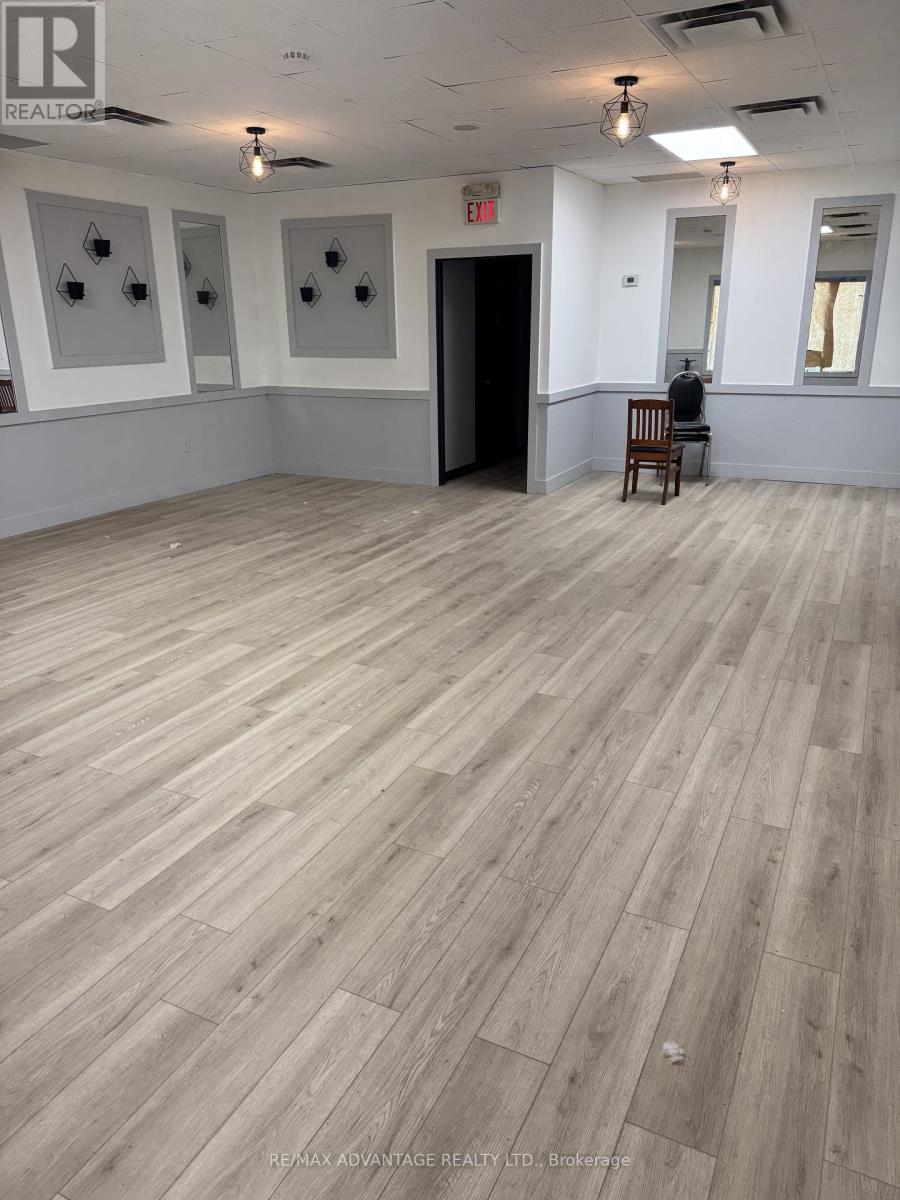 2&3 - 3 Glenroy Road, London South, Ontario N5Z 4H2 - Photo 2 - X12512538