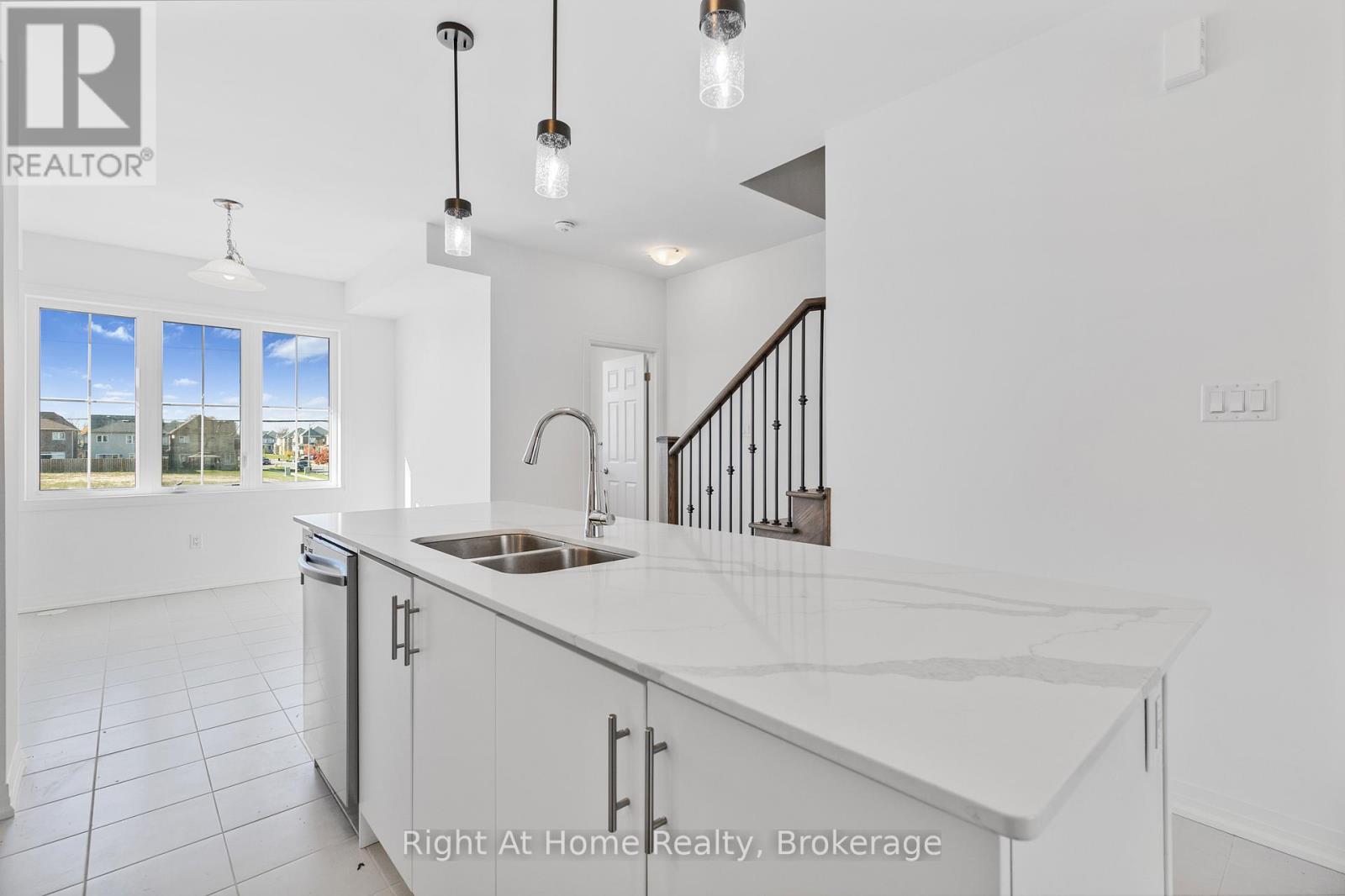 9 Lilac Lane, Thorold, Ontario  L0S 1K0 - Photo 10 - X12512394