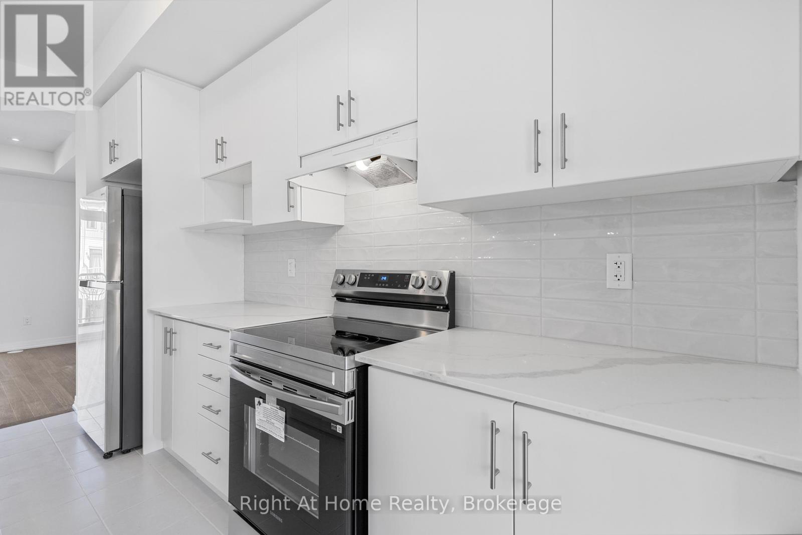 9 Lilac Lane, Thorold, Ontario  L0S 1K0 - Photo 11 - X12512394