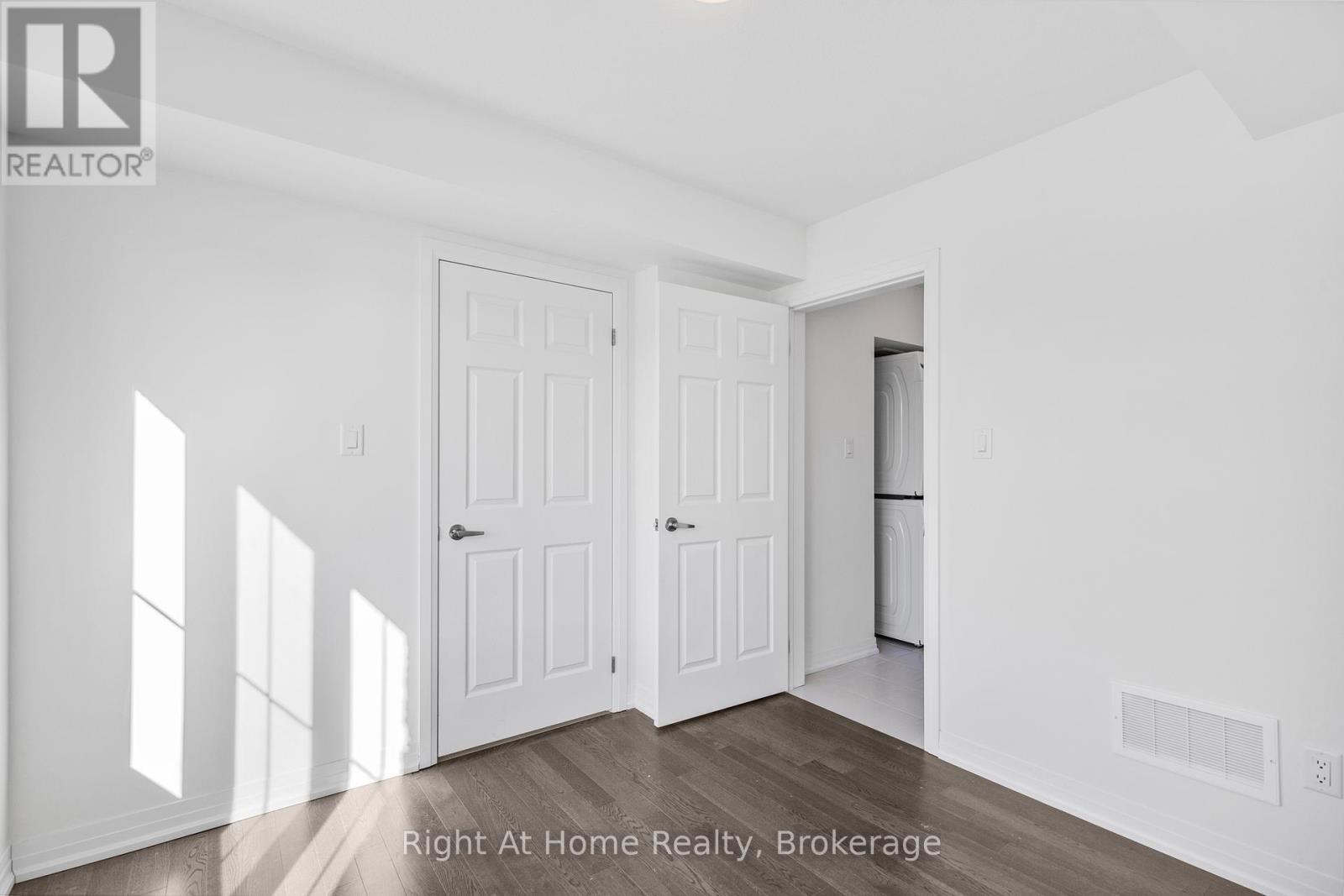 9 Lilac Lane, Thorold, Ontario  L0S 1K0 - Photo 6 - X12512394