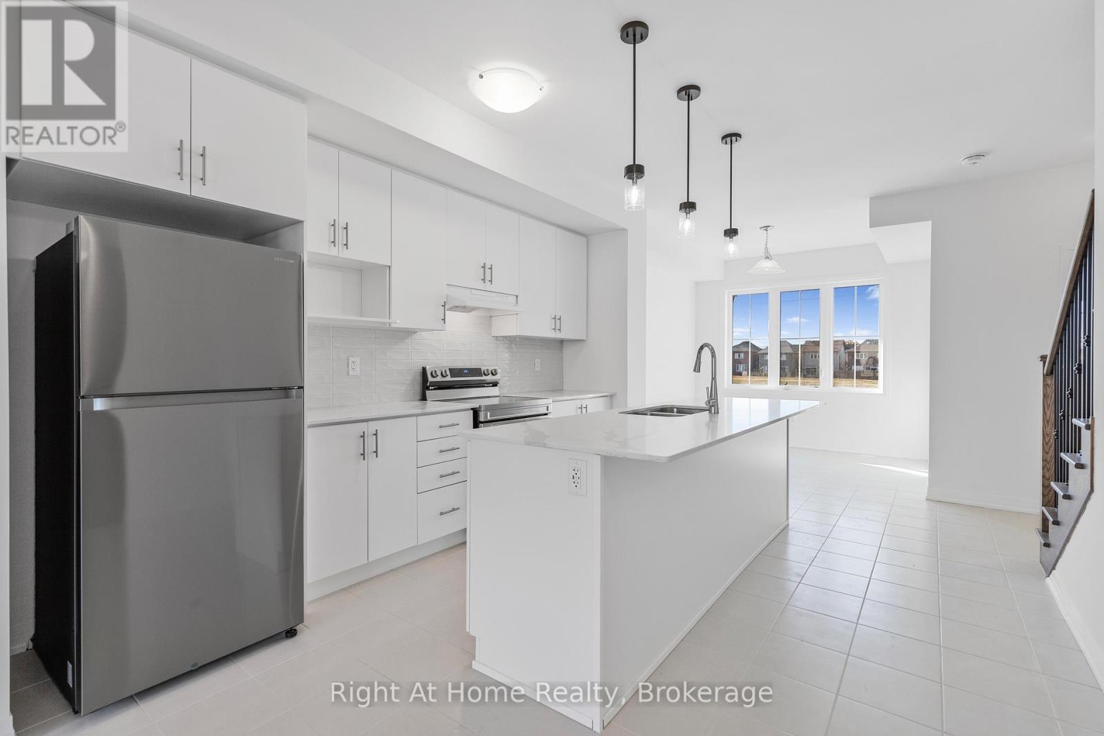 9 Lilac Lane, Thorold, Ontario  L0S 1K0 - Photo 8 - X12512394