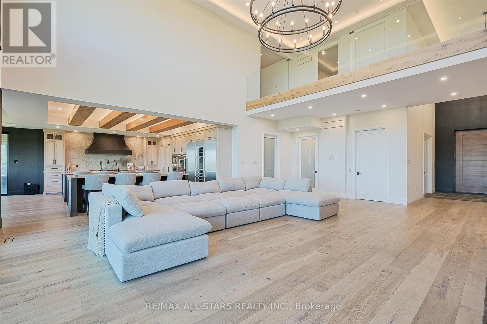 6374 Smith Boulevard, Georgina, Ontario  L0E 1N0 - Photo 12 - N12512262