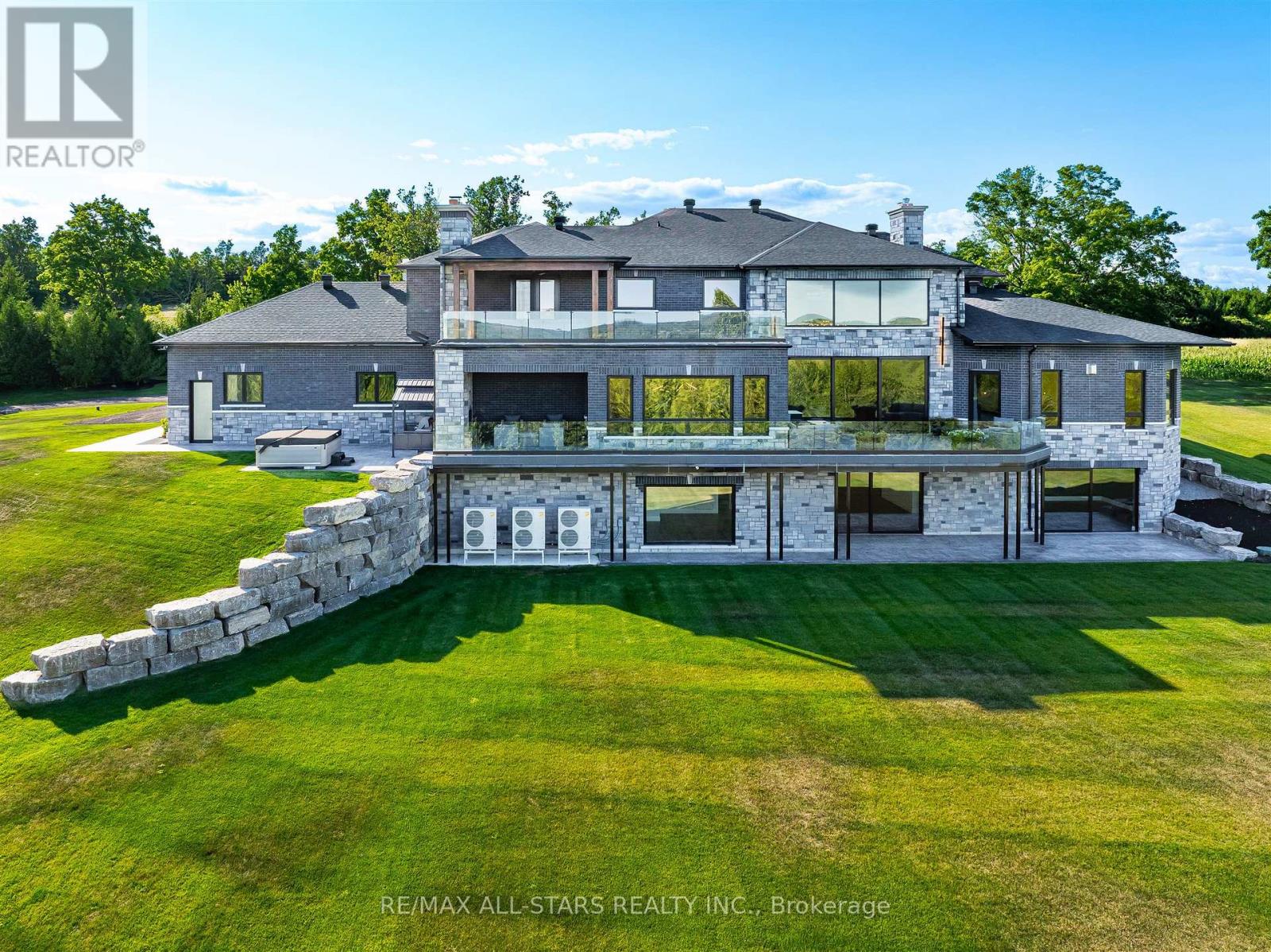 6374 Smith Boulevard, Georgina, Ontario  L0E 1N0 - Photo 2 - N12512262